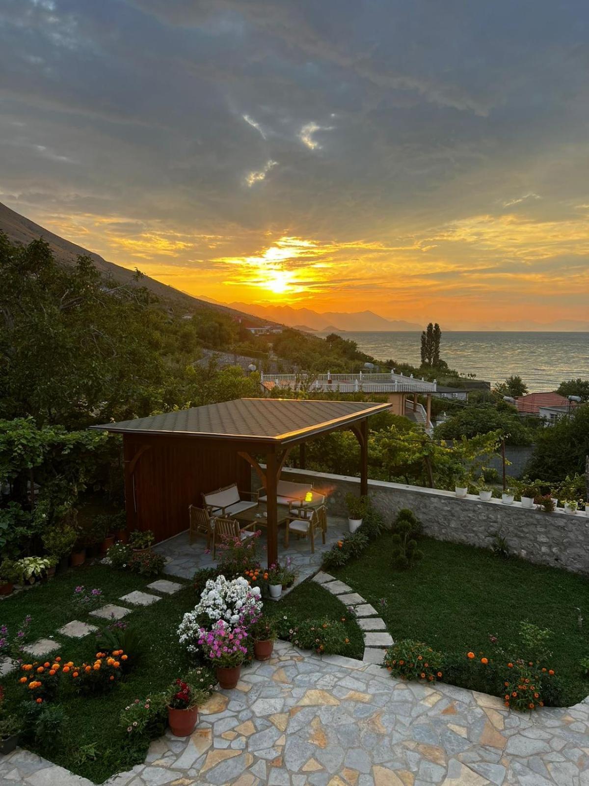Aloha House Hotel Shkodra Kültér fotó